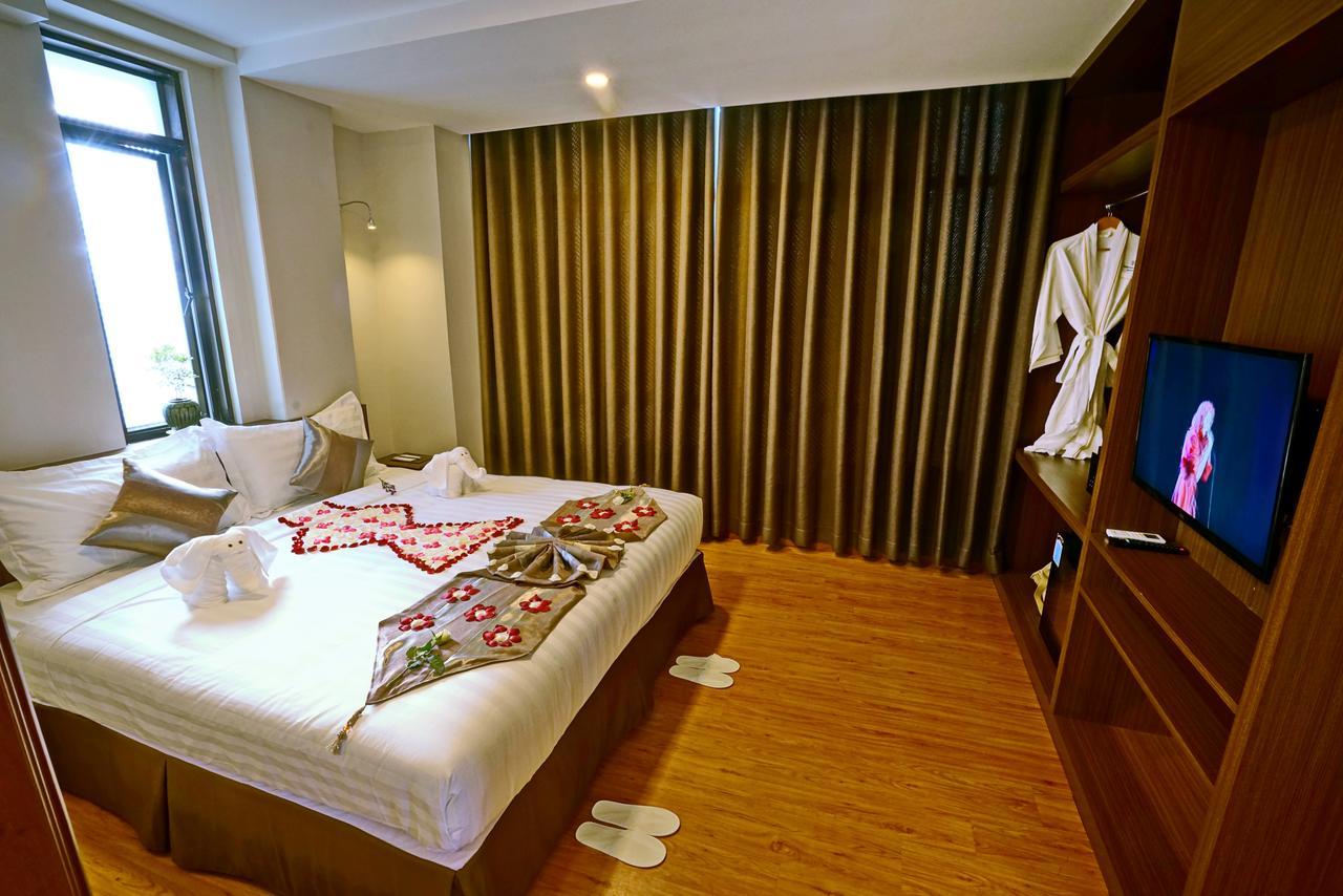 Sanctuary Hotel Mandalay Exterior foto