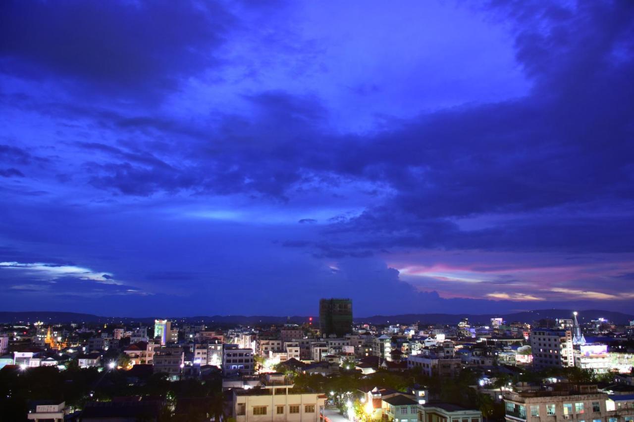 Sanctuary Hotel Mandalay Exterior foto